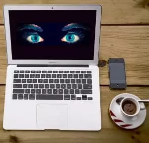 Apple et Salesforce collaborent pour intégrer Siri dans davantage d’applications professionnelles