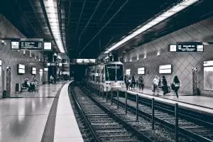 L’intérêt d’utiliser des baies outdoor pour une application ferroviaire