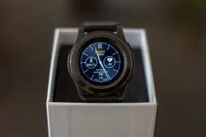 T1 Tact, une montre connectée très résistante