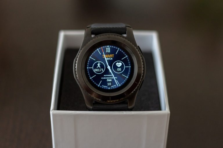 T1 Tact, une montre connectée très résistante