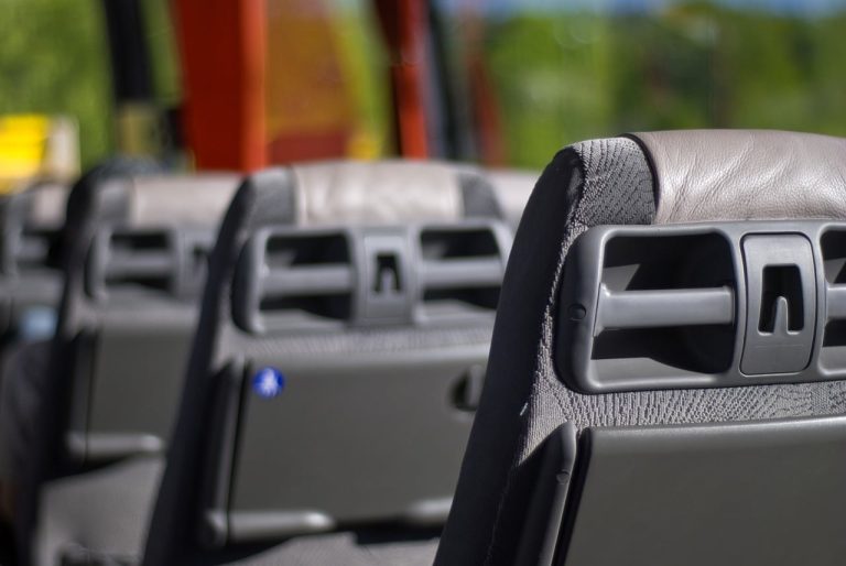 Shuttl séduit les employés de bureau en Inde avec une solution de transport en bus plus sûre