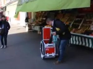 Un robot livreur de courses actuellement testé à Paris