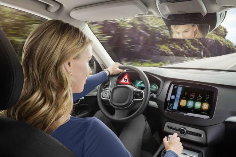 Le tableau de bord en 3D débarque dans l&rsquo;automobile