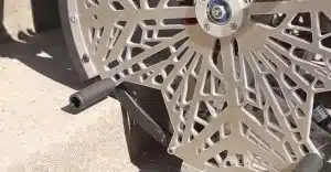 Ce fauteuil roulant peut monter et descendre les escaliers