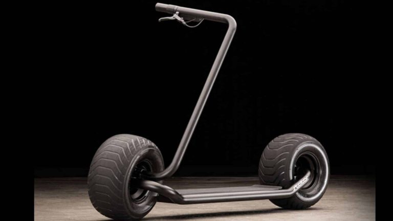 Avec cette trottinette auto-équilibrante, vous ne tomberez plus jamais !