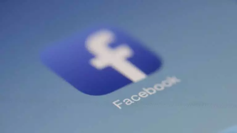 Facebook : des robots surveillent le réseau social et le sécurise