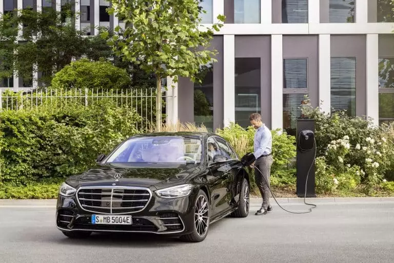 Mercedes Classe S (2020) : la berline de luxe, premium et hybride rechargeable, à 100 000 euros