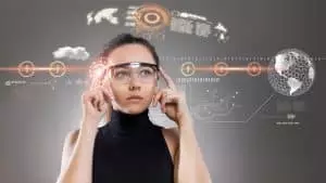 Ray-Ban et Facebook s’associent pour lancer des lunettes connectées Ray-Ban et Facebook s'associent pour lancer des lunettes connectées