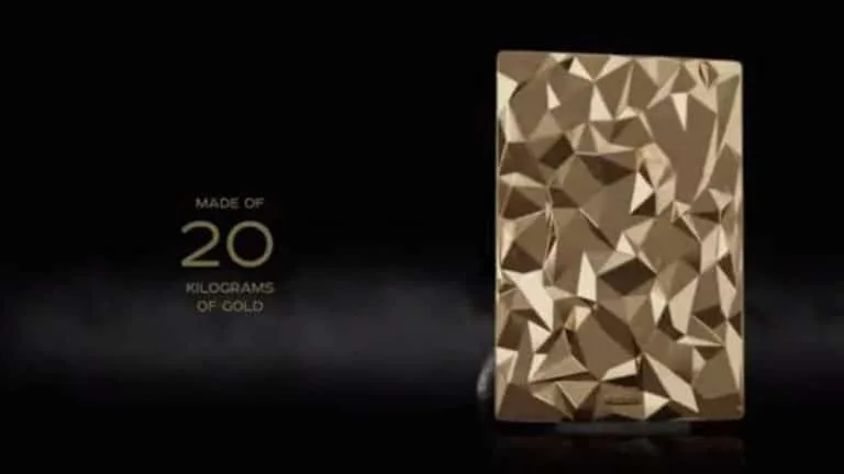Une entreprise russe décore une PS5 avec 20 kilos d’or