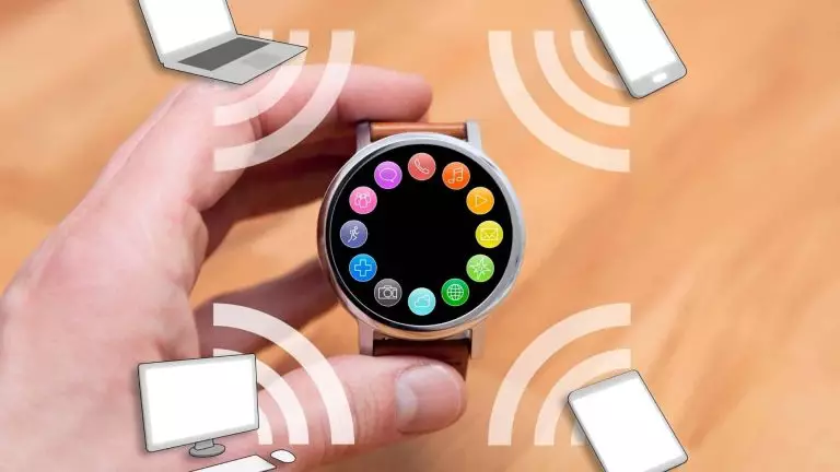Bientôt une montre connectée Facebook ?