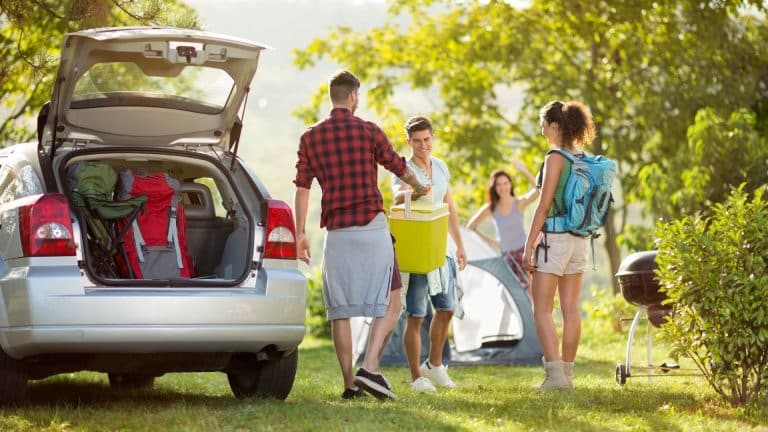 Ce kit transforme votre voiture en camping-car !