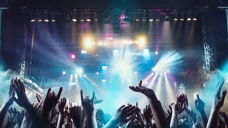 Une discothèque britannique utilise la chaleur corporelle des danseurs pour créer de l’électricité Une discothèque britannique utilise la chaleur corporelle des danseurs pour créer de l'électricité