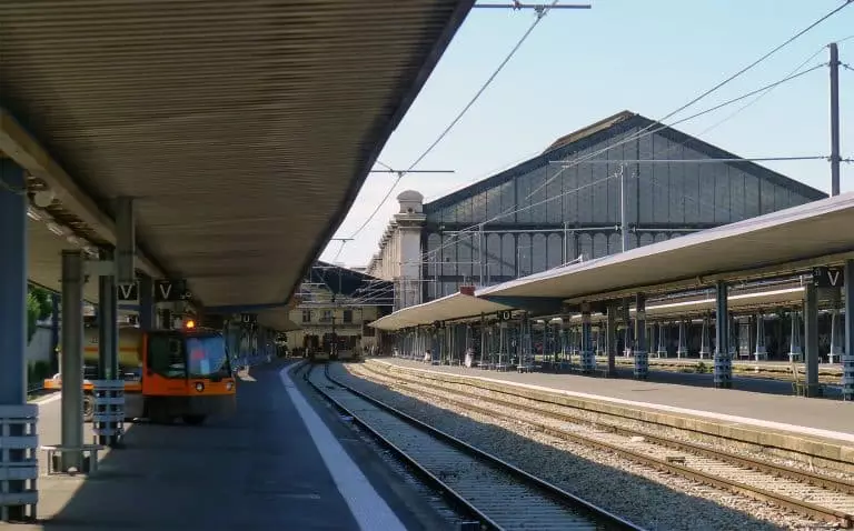 Rénovation des gares parisiennes : une modernisation en faveur des mobilités vertes