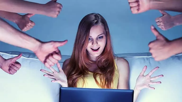 Facebook cherche à protéger les adolescents