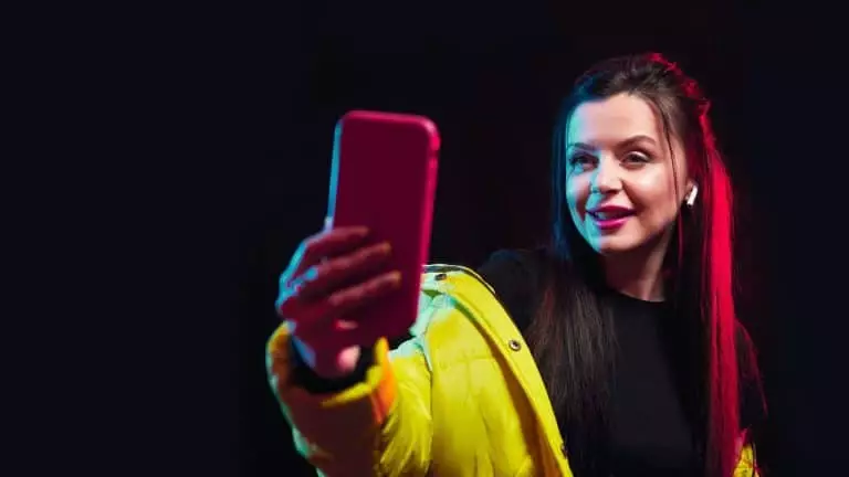 L’addiction des jeunes à TikTok au coeur des préoccupations L'addiction des jeunes à TikTok au coeur des préoccupations
