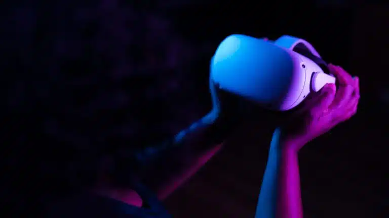 Vision Pro, le casque de « réalité mixte » Apple, disponible aux Etats-Unis Vision Pro, le casque de « réalité mixte » Apple, disponible aux Etats-Unis
