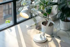 Découvrez comment cet éclairage de bureau révolutionnaire pourrait améliorer votre bien-être au travail