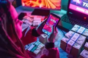 Vous ne devinerez jamais comment ces entreprises gagnent des milliers d'euros sur TikTok : découvrez leurs secrets