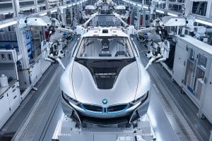 Bmw surprend avec un robot futuriste pour la fabrication de voitures : découvrez la technologie révolutionnaire