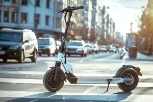 Découvrez pourquoi cette trottinette électrique pourrait changer votre quotidien : un engin révolutionnaire
