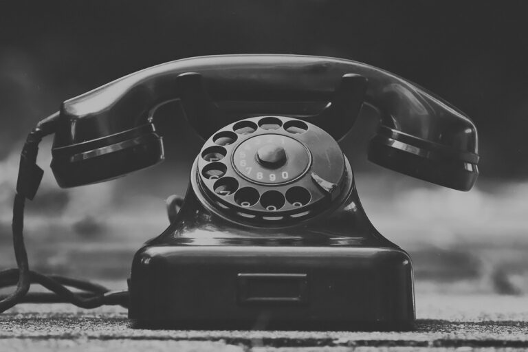 Découvrez pourquoi Heineken et Bodega lancent un téléphone rétro pour combattre l’addiction aux écrans