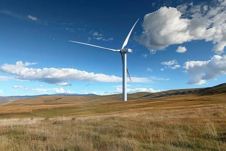 Plus grande qu’un terrain de foot, cette éolienne colossale de 270 m promet de générer 15 MW d’électricité : un tournant pour l’énergie verte Découvrez comment cette éolienne géante de 270 m va révolutionner l'énergie mondiale