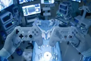 Des manettes de jeu pour piloter des opérations chirurgicales : comment la technologie change tout
