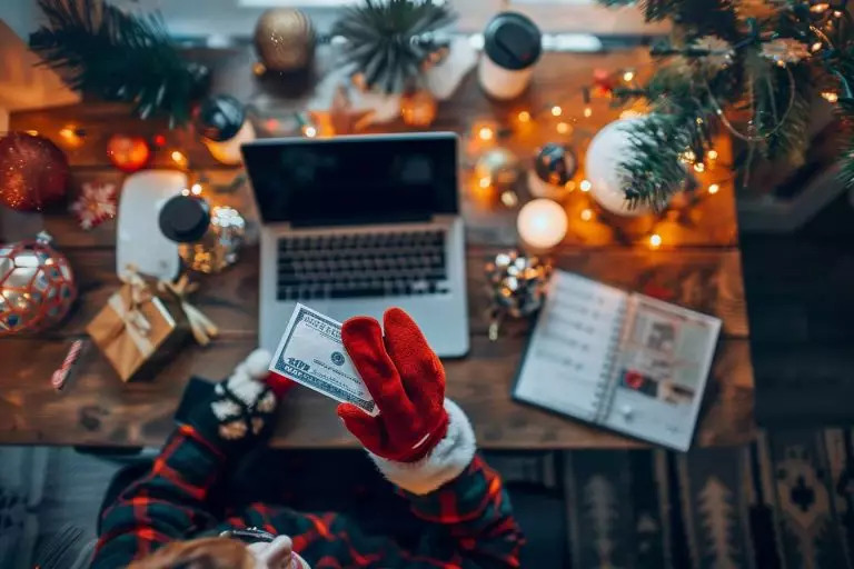 Auto-entrepreneurs : voici la méthode imparable pour toucher la prime de Noël cette année Profitez de la prime de Noël : auto-entrepreneurs, ne manquez pas cette opportunité