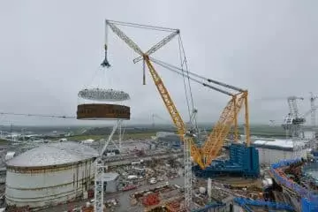 Big Carl : la grue titanesque qui soulève 5 000 tonnes, soit l’équivalent de 1 000 voitures en un seul geste