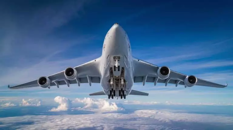 Ce géant des airs de 227 tonnes et 63 m de long redéfinit le transport aérien avec un design époustouflant