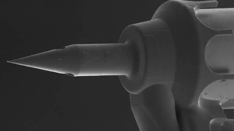 Cette aiguille 3D révolutionnaire promet de rétablir l’ouïe et de transformer la médecine génétique de l’oreille interne