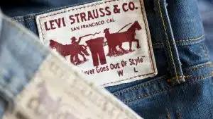 Levi&rsquo;s révolutionne la mode : un plan audacieux pour des jeans écolos et futuristes d&rsquo;ici 2050