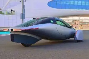 Aptera : ce tricycle solaire révolutionnaire lève 135 millions et promet 18 000 km/an sans recharge électrique