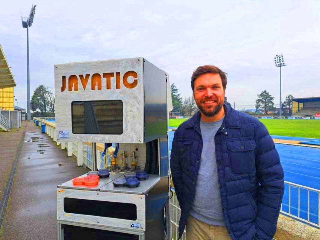 Cette machine peut servir 12 bières en 25 secondes : l’invention qui va bouleverser vos soirées !