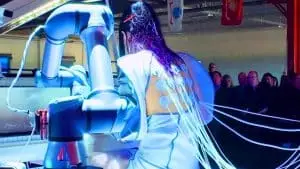Cette startup rêve de devenir le « SpaceX de la fusion » avec une cérémonie futuriste et une pianiste cybernétique