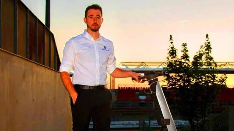 Cette trottinette lyonnaise file à des vitesses vertigineuses et devient la plus rapide du monde Cette trottinette lyonnaise pulvérise le record mondial avec une vitesse vertigineuse de 173 km/h, défiant l’impossible