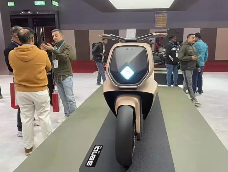 Avec ses 150 km d’autonomie, ce nouveau scooter repousse les limites de la mobilité électrique sur deux roues