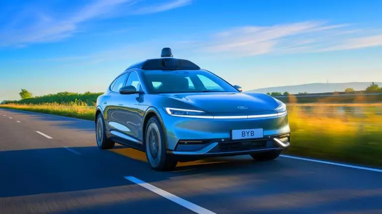 BYD écrase Tesla : le système "God's Eye" gratuit sur tous les modèles défie le géant américain en Chine