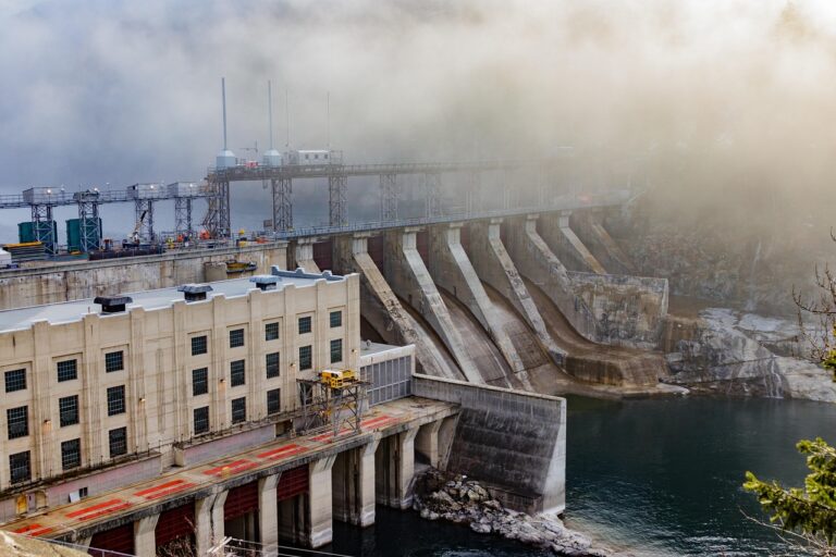 Ce barrage titanesque, 10 fois la taille de Paris, promet une révolution énergétique mondiale avec ses dimensions colossales