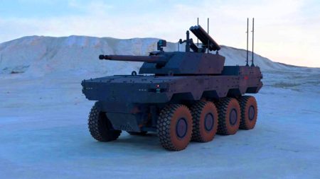 Ce mini-camion robot de 15 tonnes, plus rapide qu’un guépard avec 68 mph, déverse une pluie d’obus et redéfinit la guerre