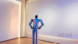 Ce robot humanoïde chinois, Stial Steven, révolutionne le polissage avec une précision humaine inégalée grâce à l&rsquo;IA et des capteurs 6D