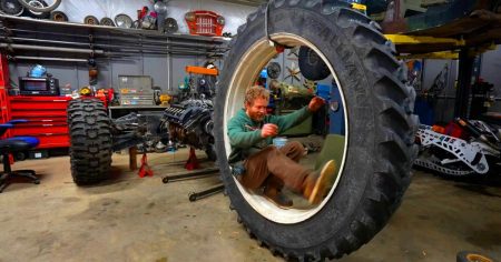 Ce trike démentiel à roue de tracteur de 80 pouces : une fusion entre Mad Max et l’incroyable Hulk sur trois roues