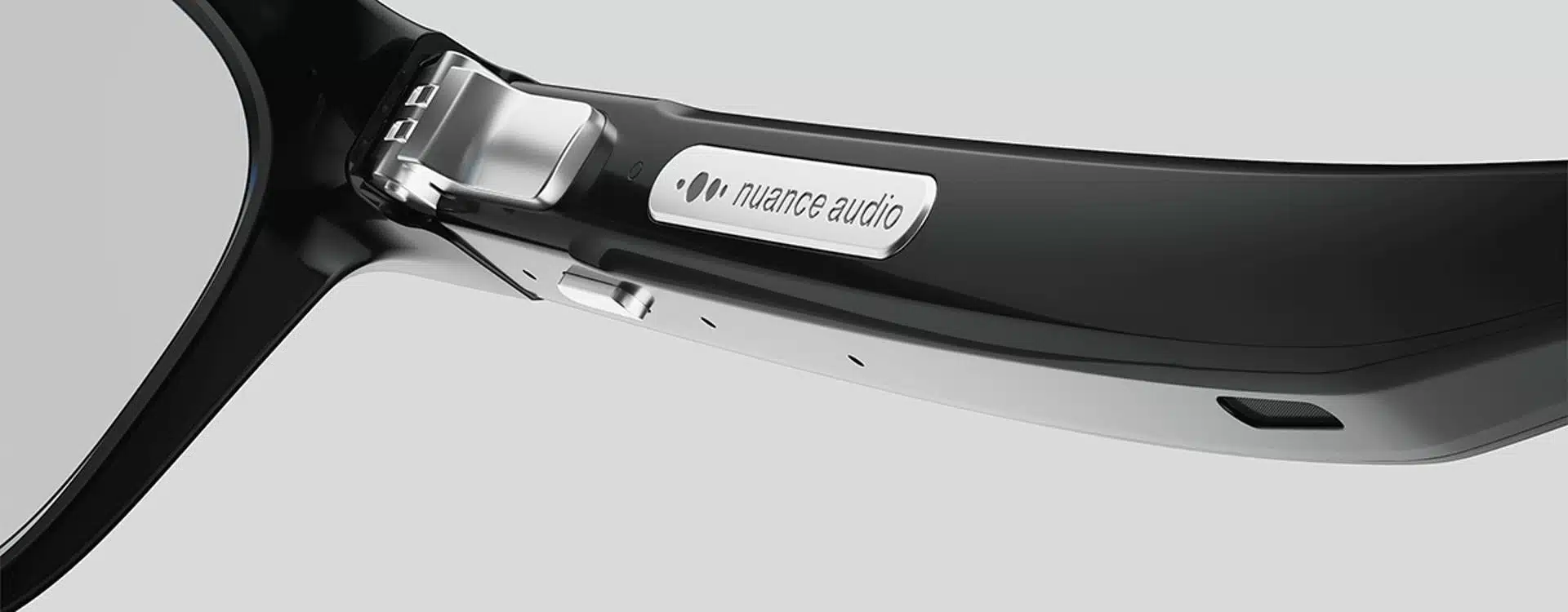Les lunettes sont équipées d'une série de microphones et d'une technologie de formation de faisceaux pour capter le son provenant de devant vous.