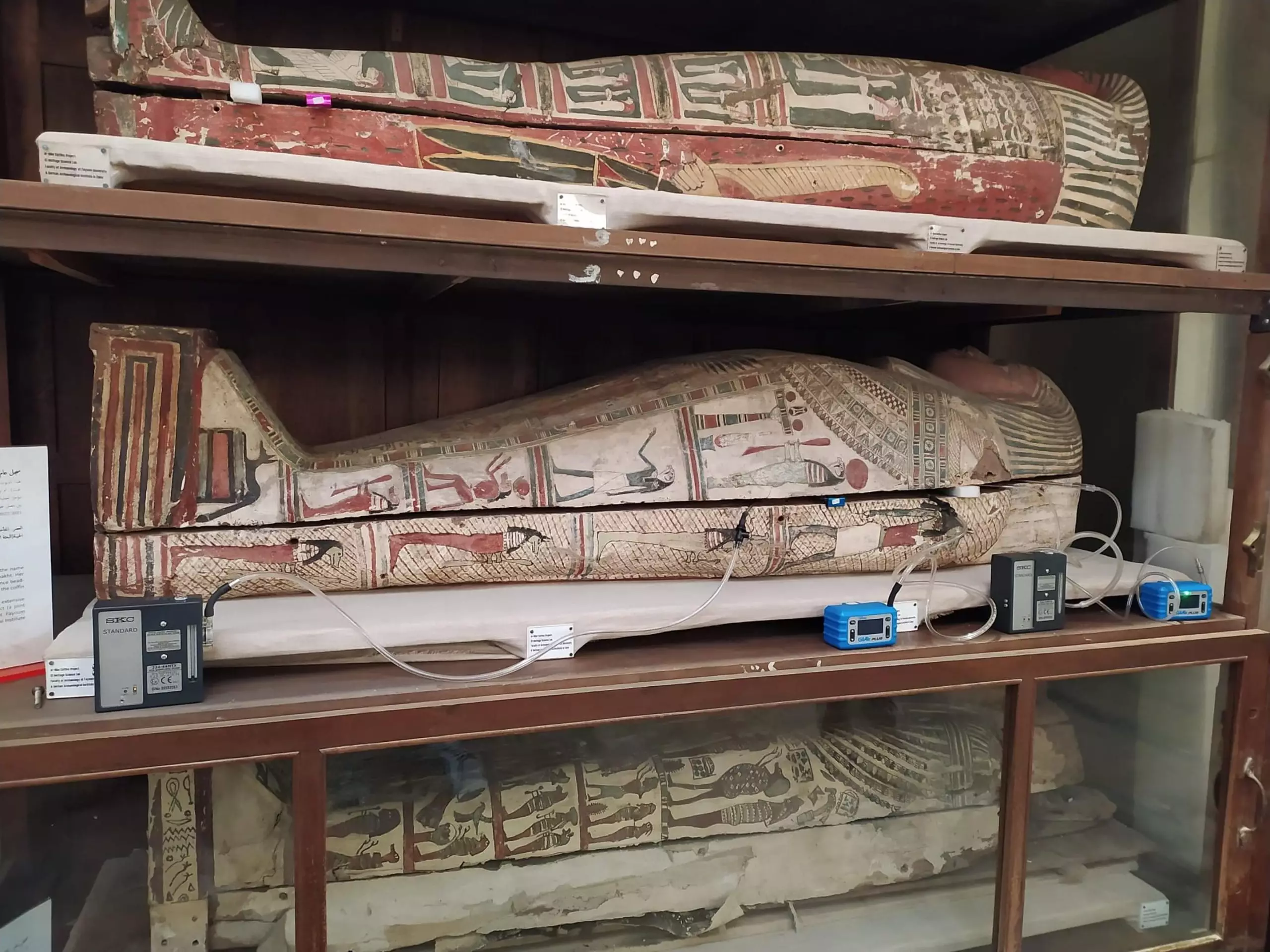 Des échantillons d'air sont prélevés à partir de trois sarcophages conservés au Musée Égyptien du Caire