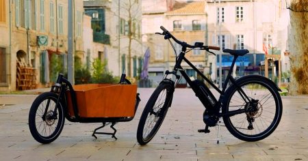 Cette bicyclette française se métamorphose en 45 secondes : un deux-roues révolutionnaire, mi-commuter, mi-cargo de 65 kg