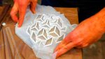 HelioSkin : ce tissu solaire révolutionnaire, aussi flexible qu&rsquo;un tournesol, promet de réduire les émissions de 28% aux USA