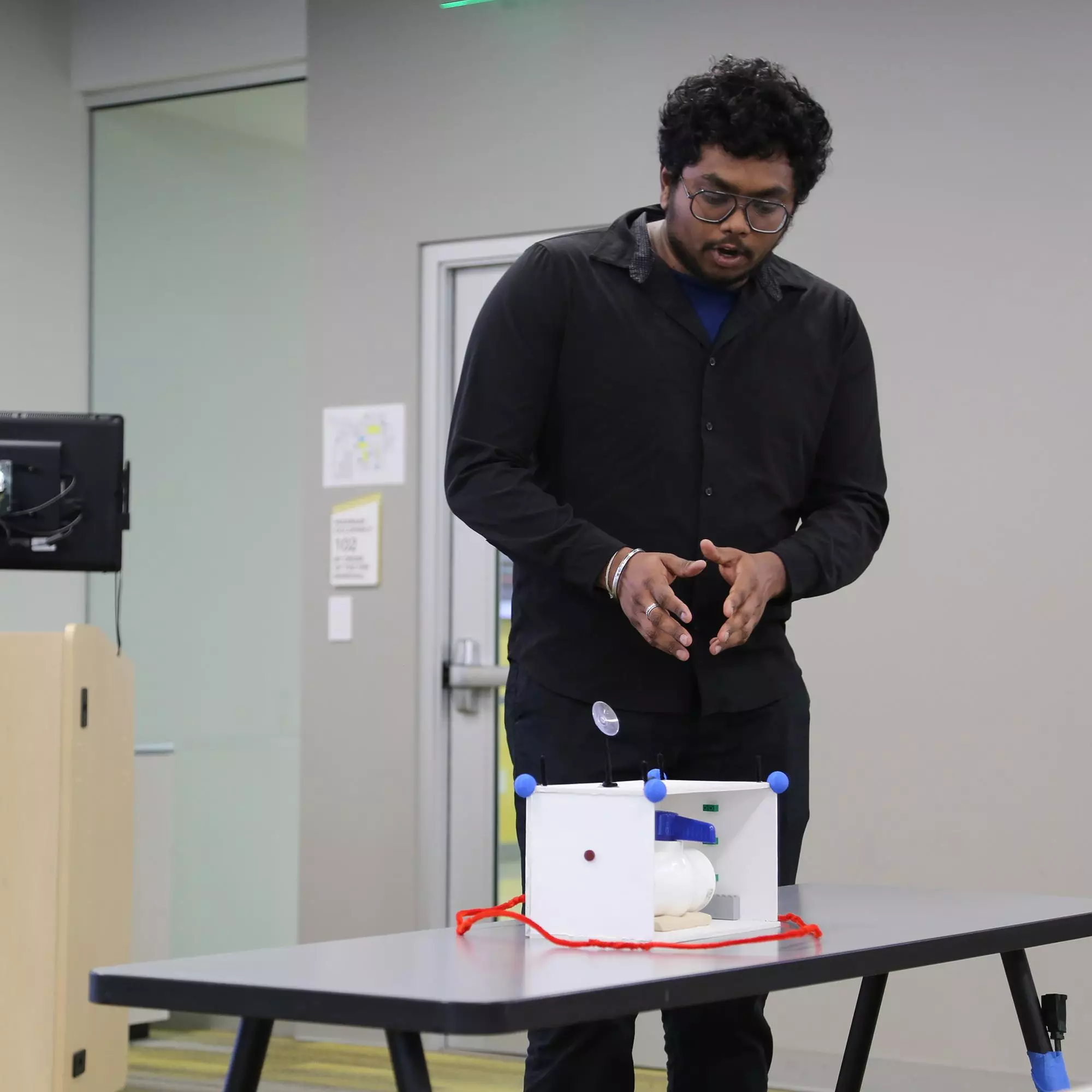 Des étudiants aux États-Unis conçoivent un système à 17 000 $ utilisant GPS, radar et intelligence artificielle pour protéger les micro-réacteurs nucléaires contre le vol