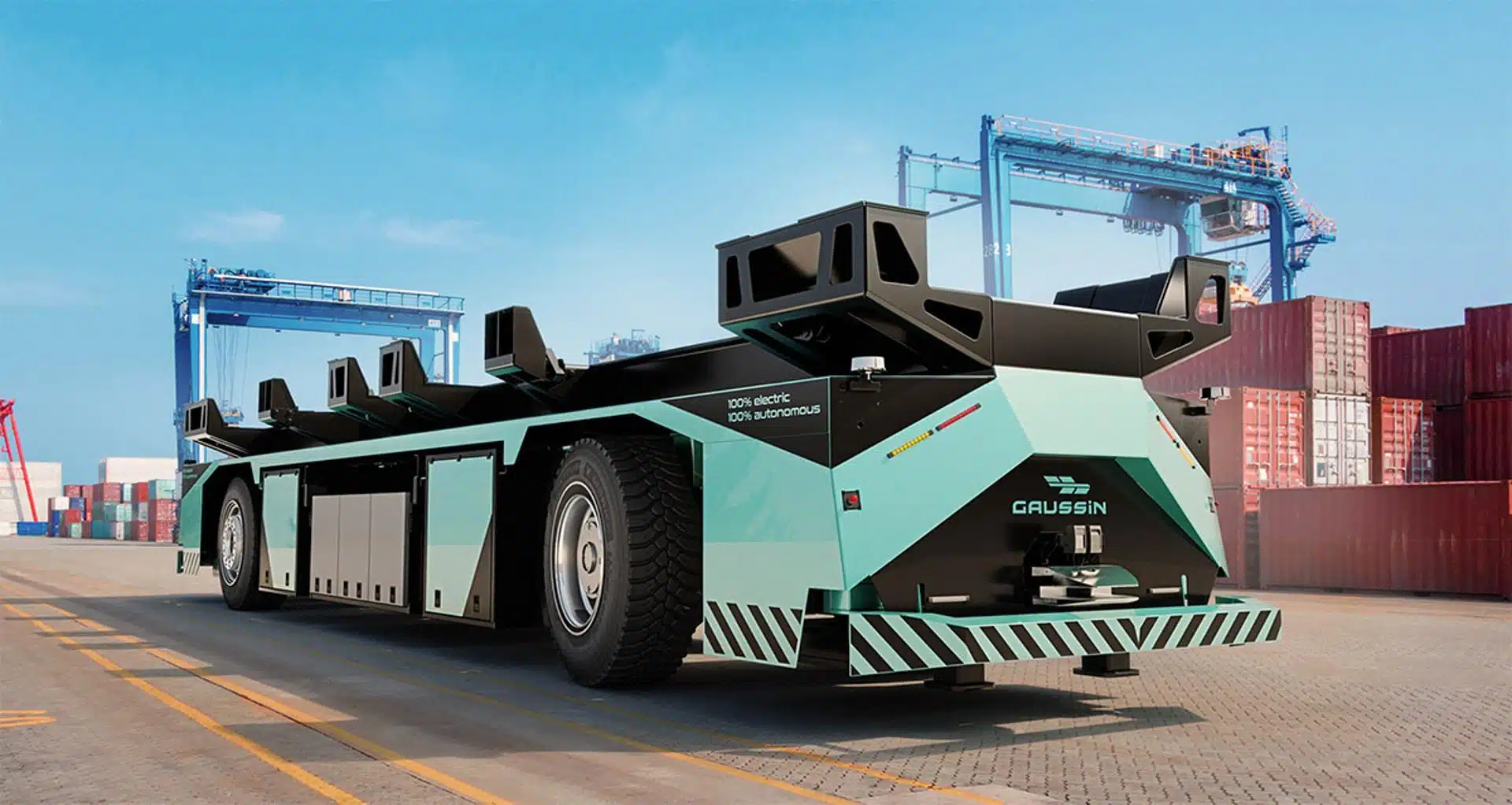 Les AGV comme celui-ci de Gaussin peuvent transporter de façon autonome des conteneurs pesant jusqu'à 65 tonnes.