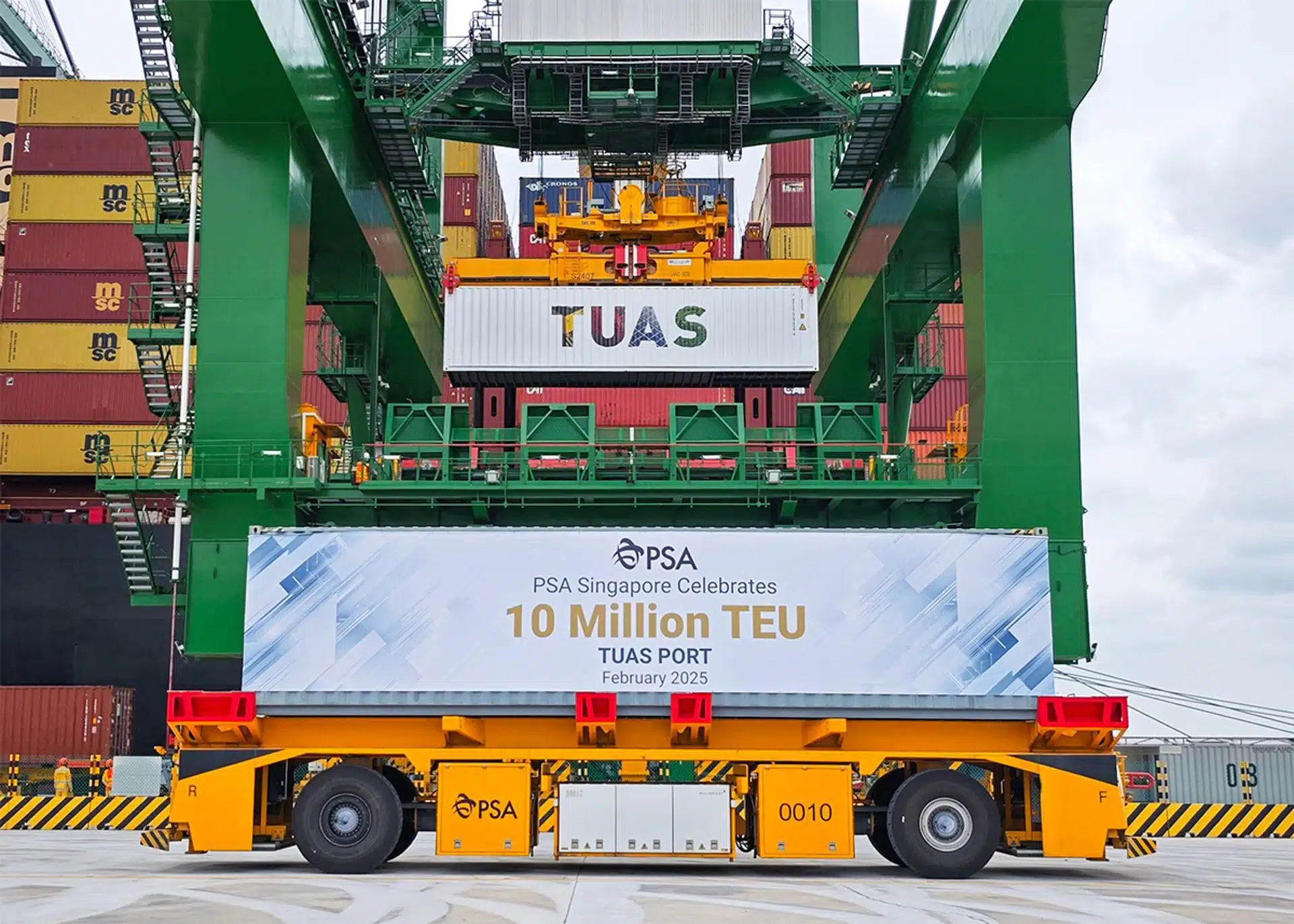 Depuis son ouverture en 2022, le port de Tuas a traité 10 millions de conteneurs et devrait en traiter 65 millions par an d'ici les années 2040.