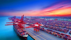 Ce colosse du transport : le plus grand port automatisé au monde s'apprête à gérer 65 millions de conteneurs par an